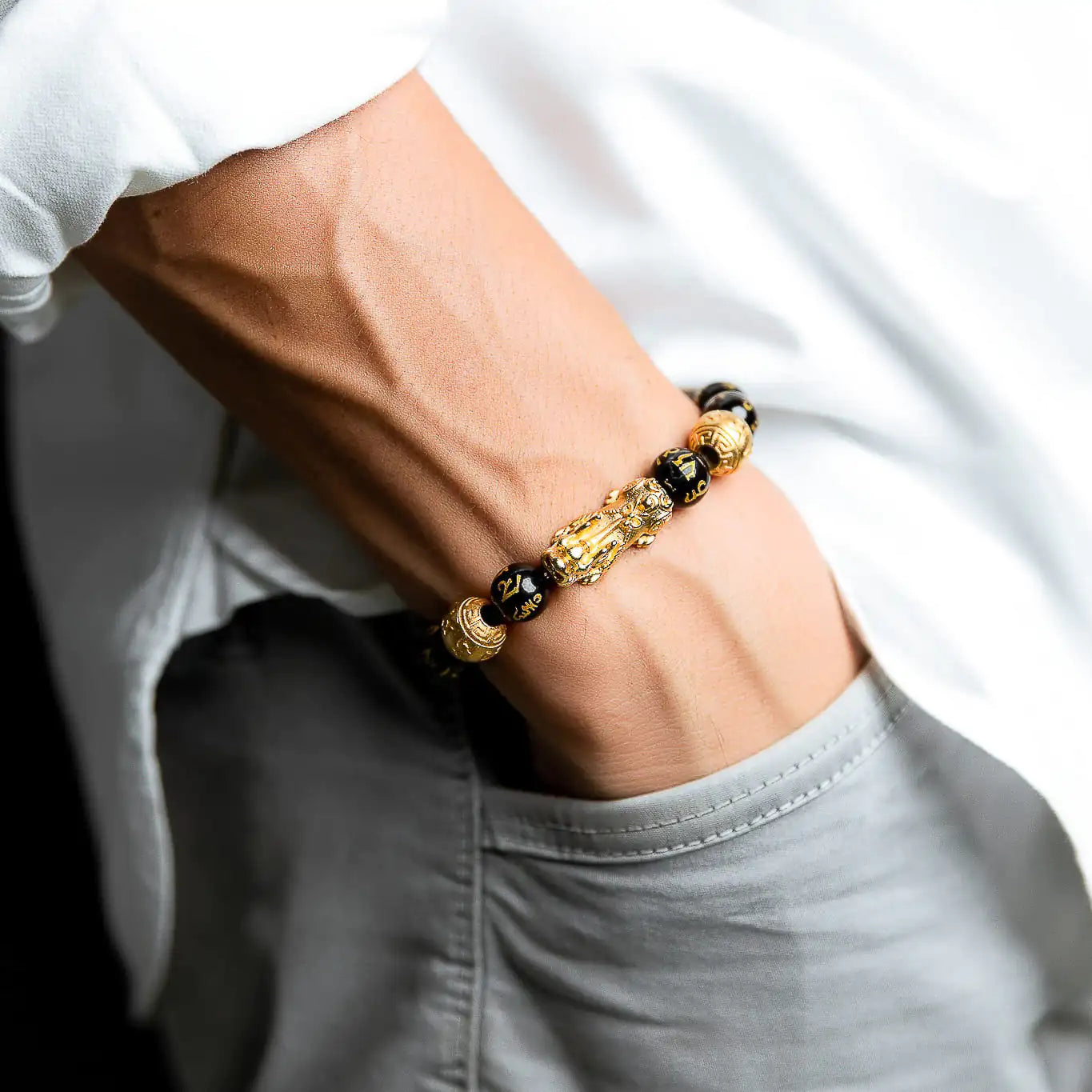 Unisex Man/Ladies The Wealth Attractor Feng Shui Black Obsidian Bracelet